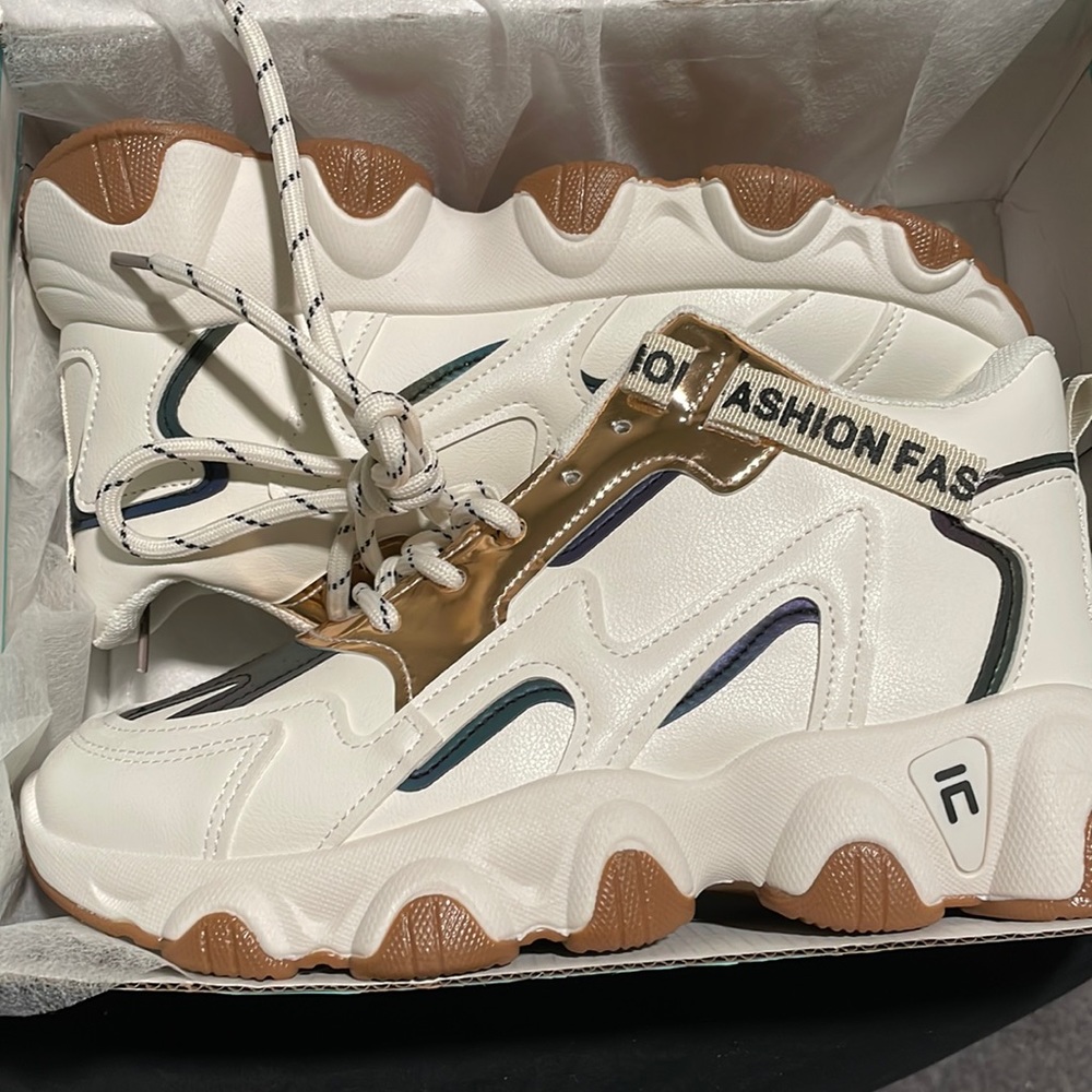Women's sneakers